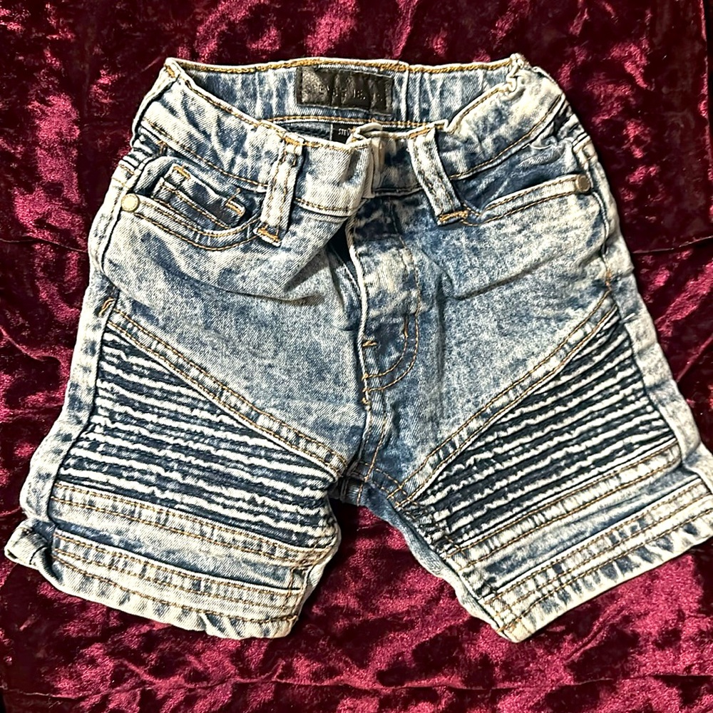 Kids clothes